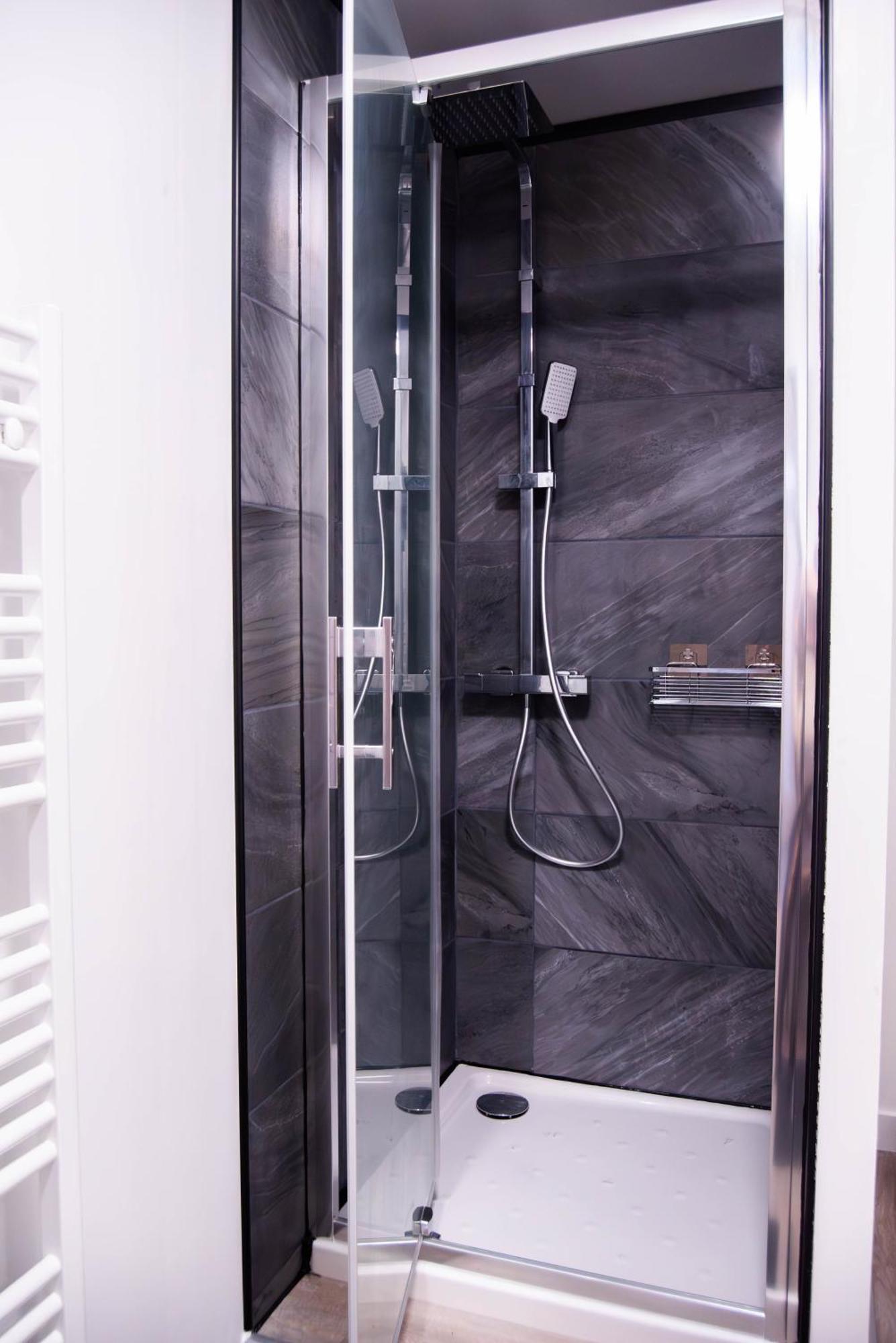 מולאן Suite Romantique Jacuzzi מראה חיצוני תמונה